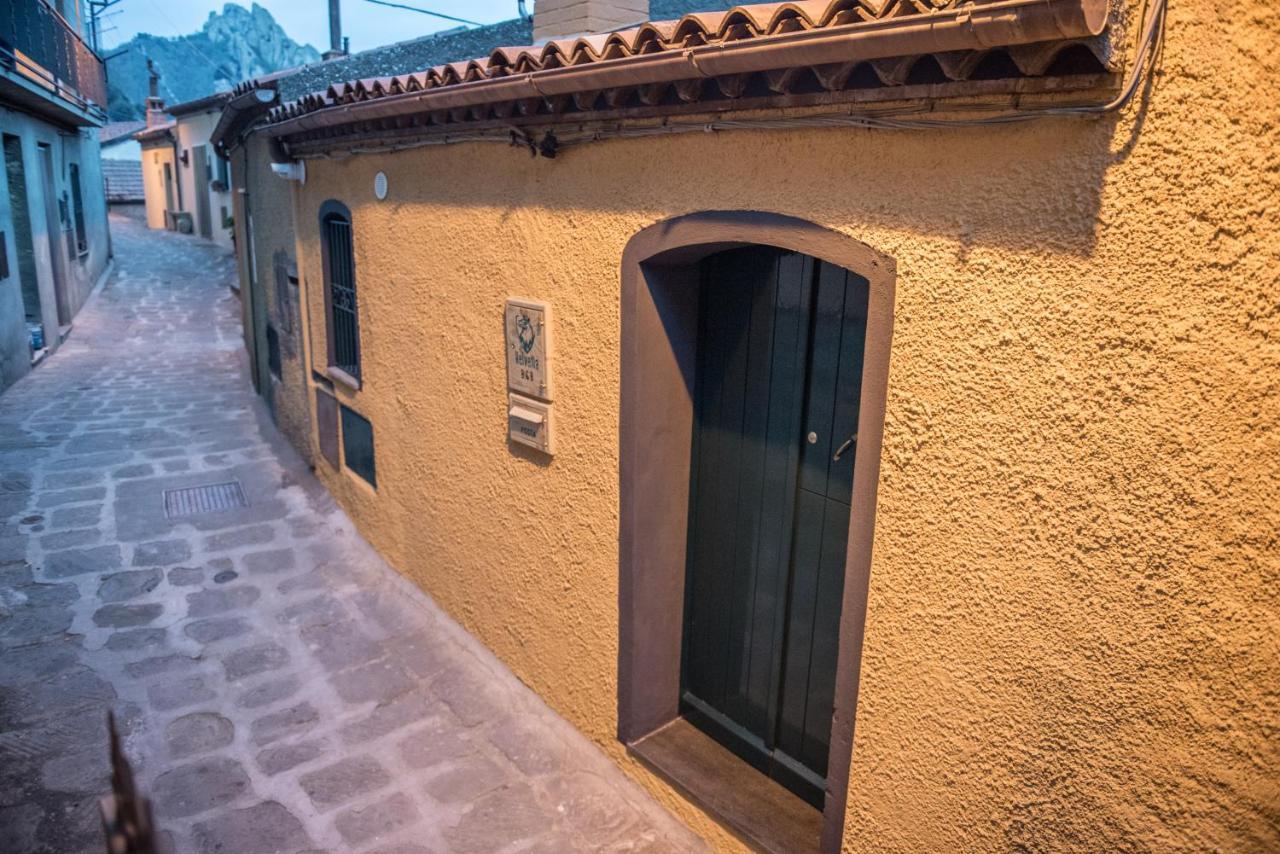 Helvetia Bed & Breakfast Castelmezzano Exteriör bild