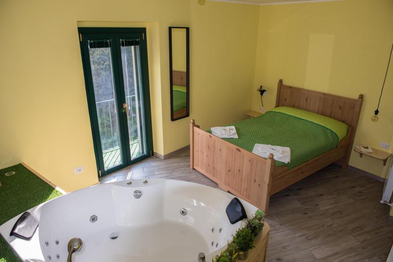 Helvetia Bed & Breakfast Castelmezzano Exteriör bild