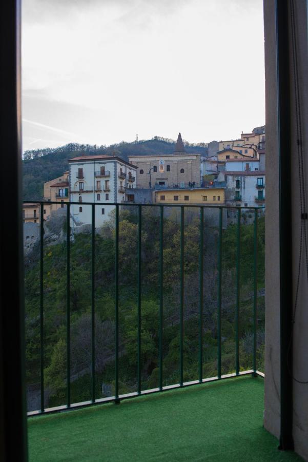 Helvetia Bed & Breakfast Castelmezzano Exteriör bild